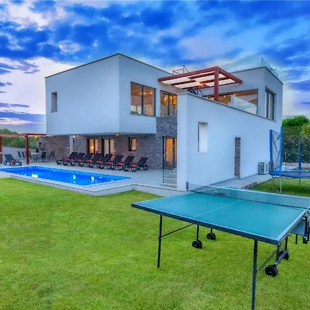 Leons Homes 3 Am Mit 2 Pools Отель Банджоле