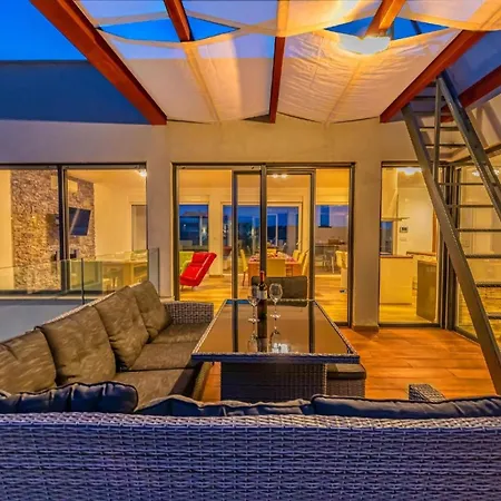 Leons Homes 3 Am Mit 2 Pools Отель *
