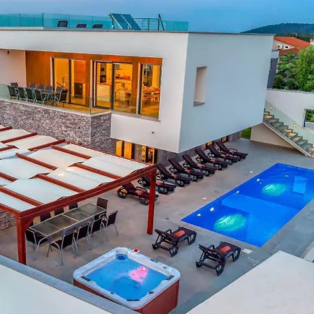 Leons Homes 3 Am Mit 2 Pools *